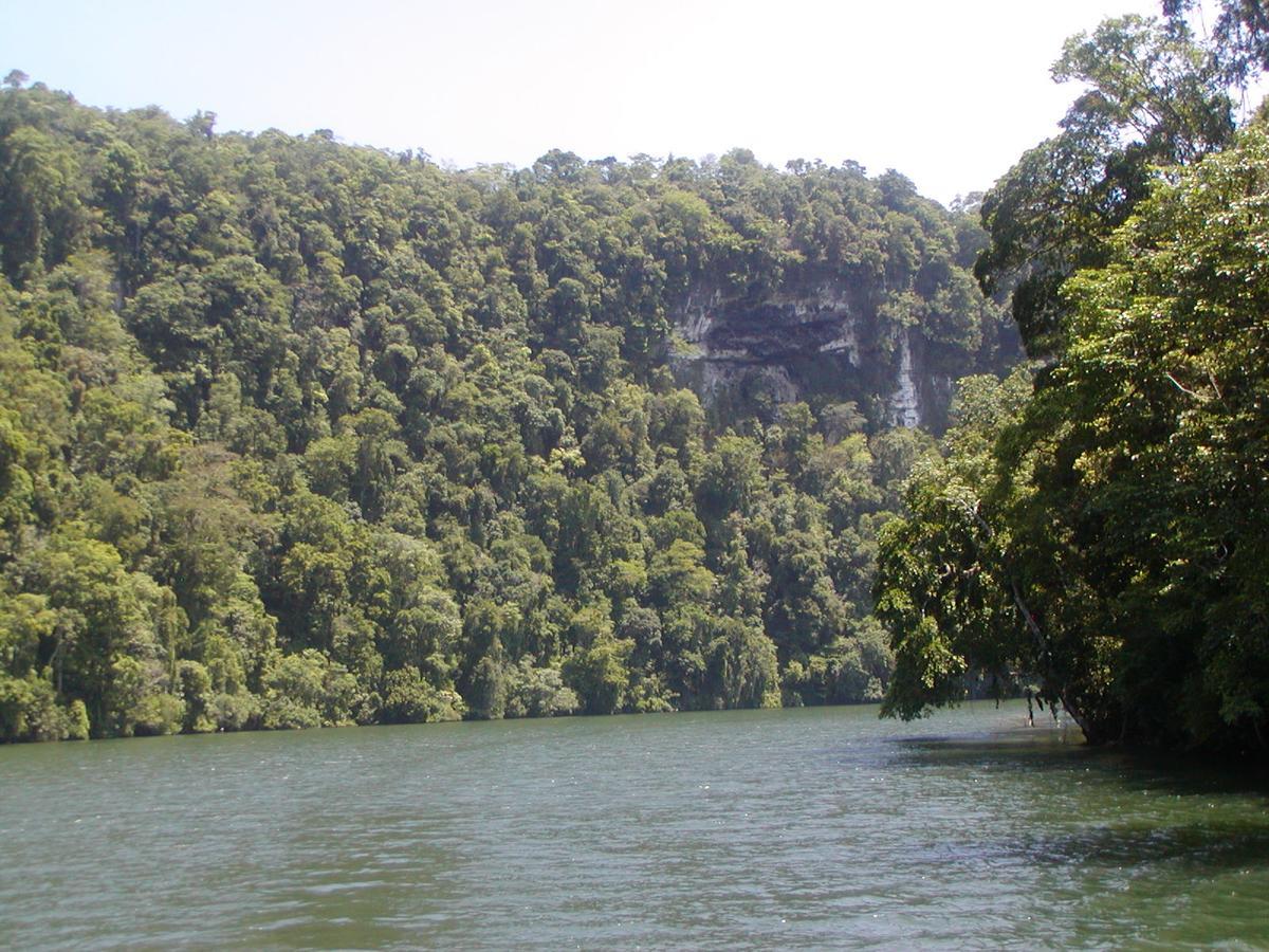 Hotel Kangaroo Y Restaurante Rio Dulce Luaran gambar