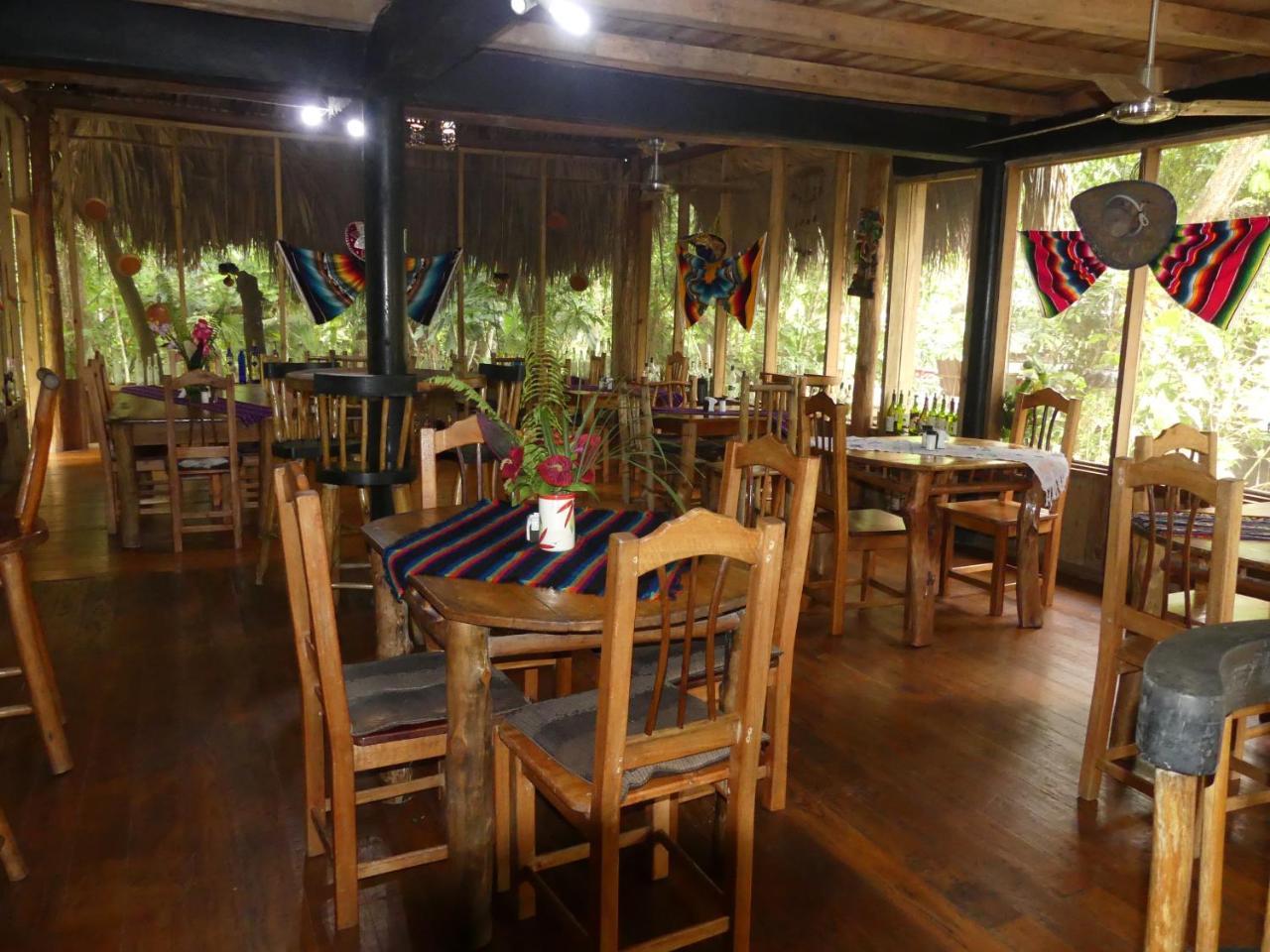 Hotel Kangaroo Y Restaurante Rio Dulce Luaran gambar