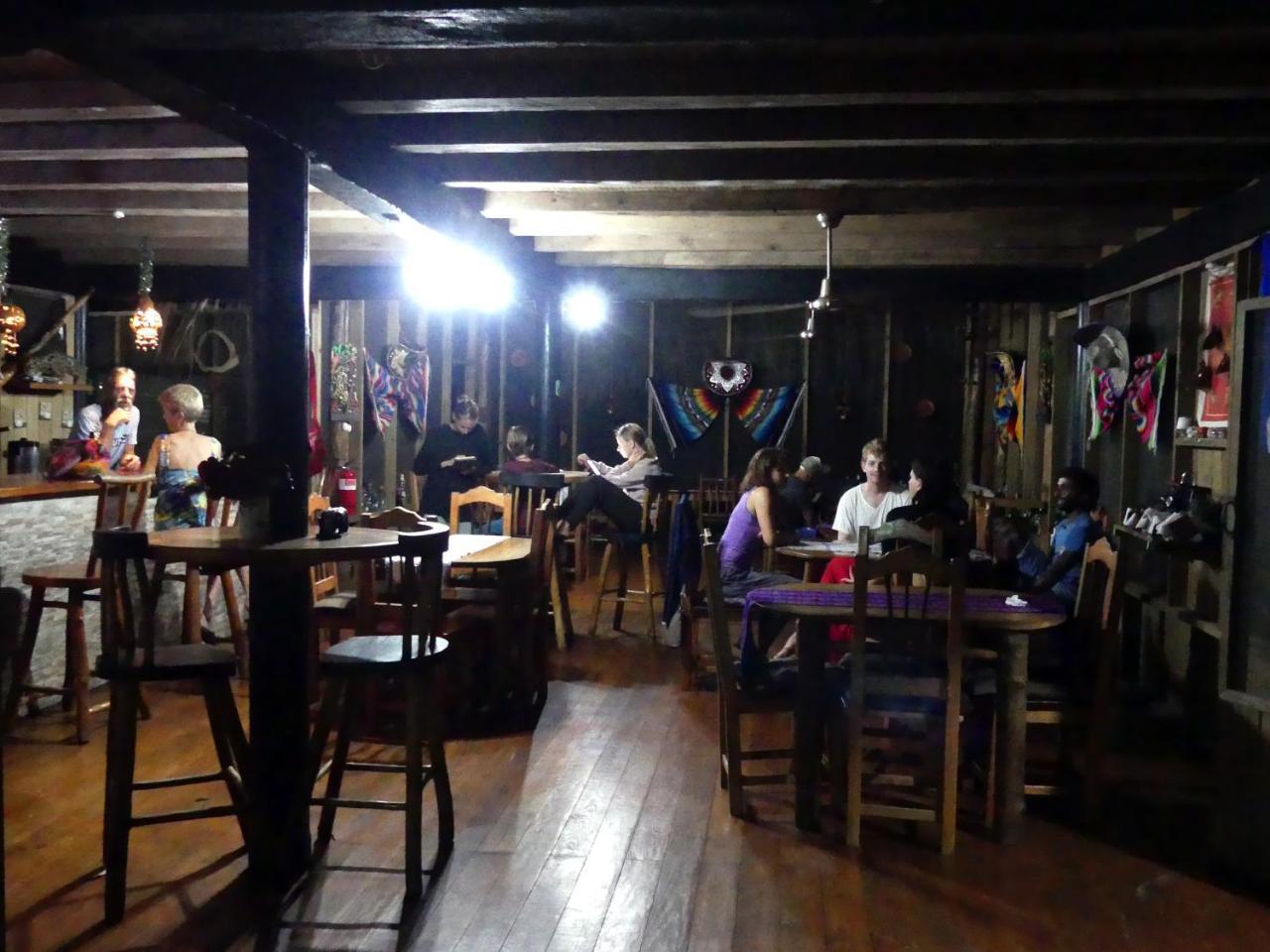 Hotel Kangaroo Y Restaurante Rio Dulce Luaran gambar